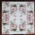 Kundbild Decoupage-set - 2 x 100 ml 1 x lim, 1 x lack: Ovansidan av en pall i trä....