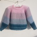 Kundbild DROPS Kid-Silk Uni Colour garn - 25g - Ljus lavendel (09): Tröja stickad i flera färger av...