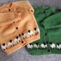 Kundbild DROPS Kid-Silk Uni Colour garn - 25g - Natur (01): Stickade i Järbo mellanraggi.